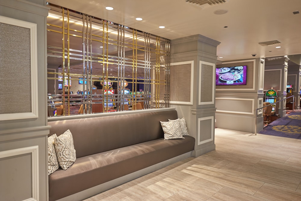 California Hotel And Casino 6/43