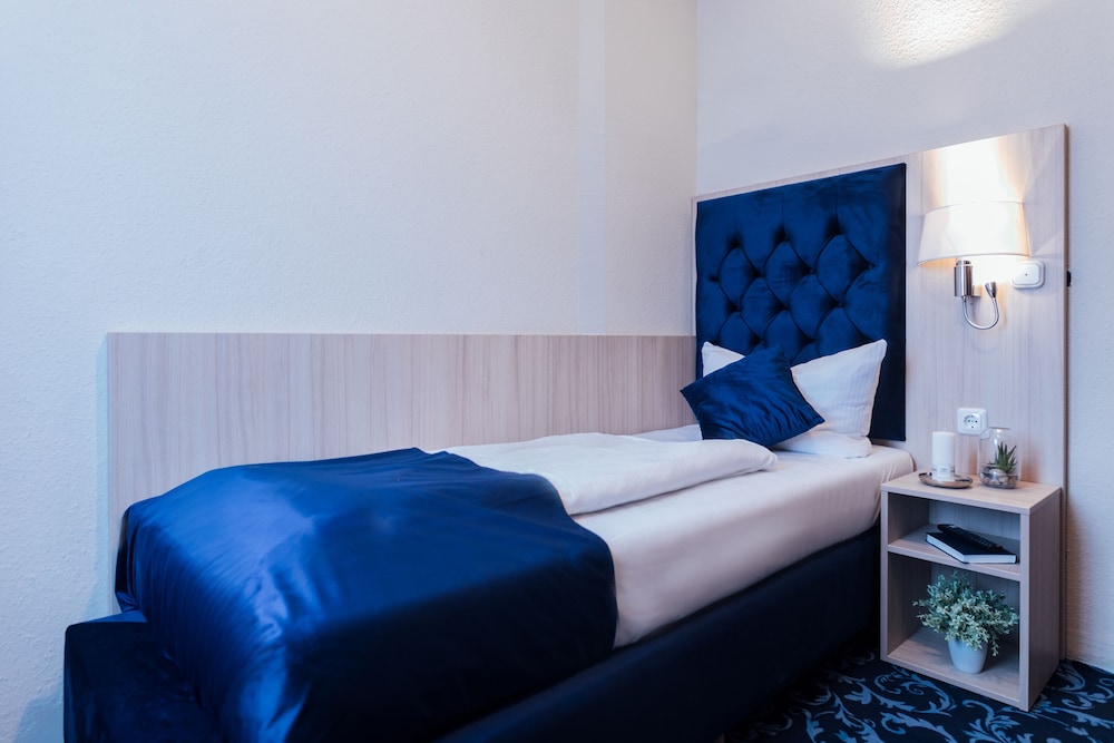 Hotel Austria 6/29