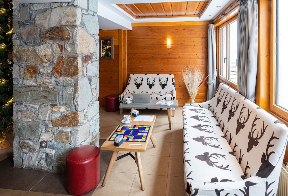 Aiguille Percee Hotel Restaurant 59/74