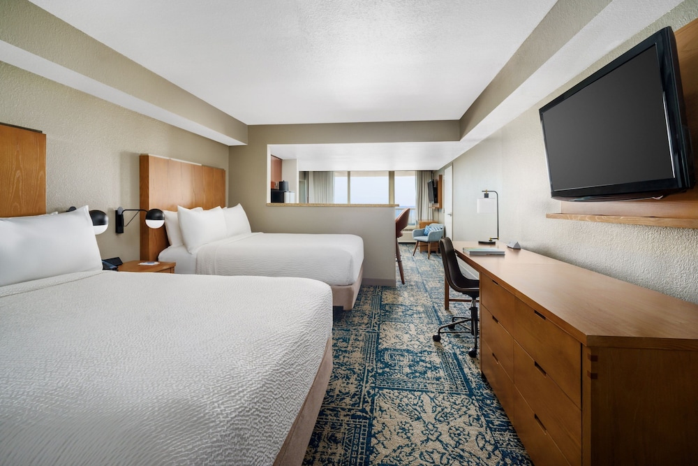 SUITE, MULTIPLE BEDS, WITH VIEW, BALCONY