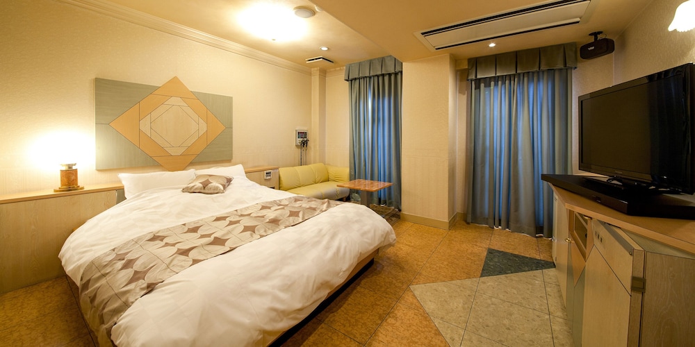 Hotel Saint Martin – Adults Only 8/24