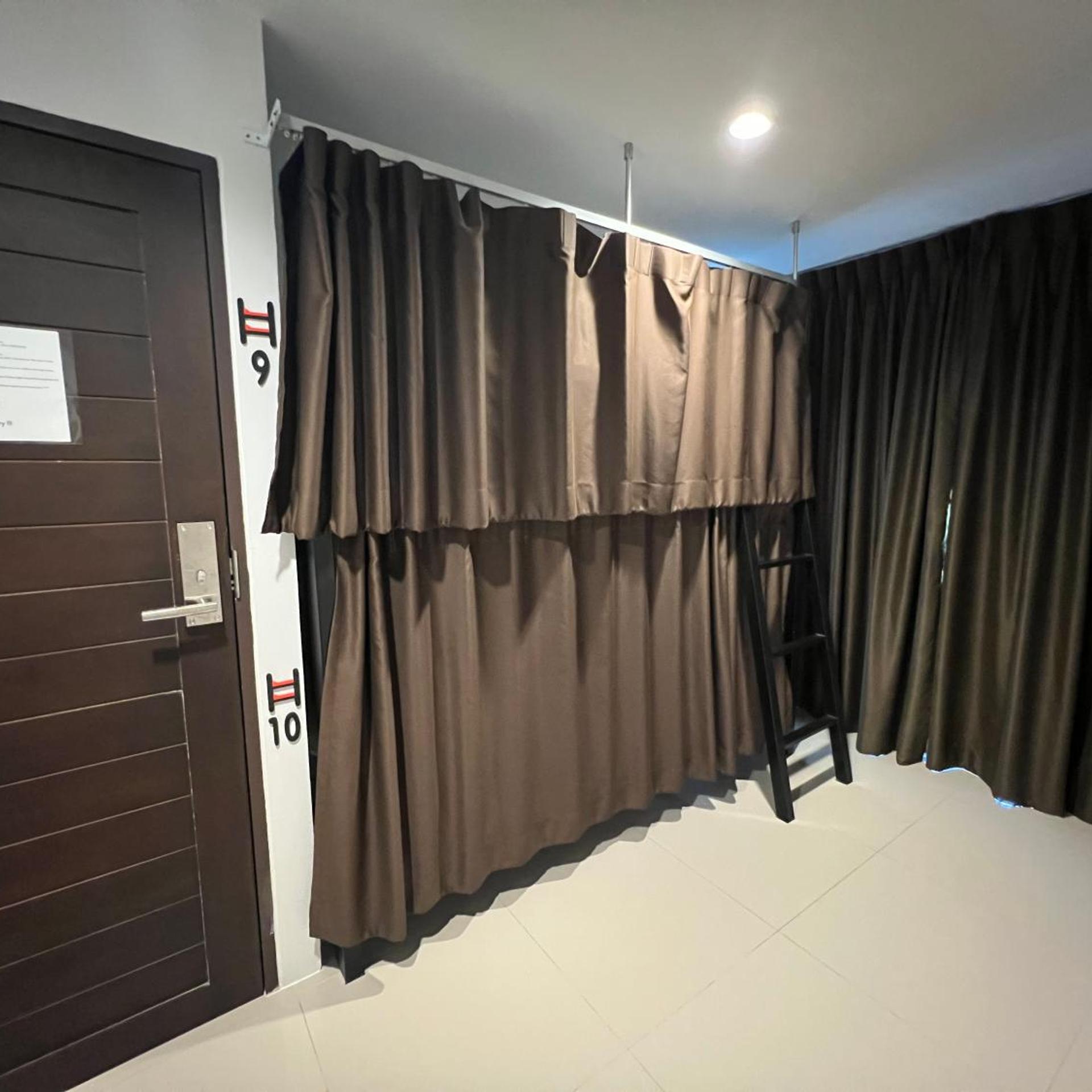 Litera Hostel Adults Only 41/71