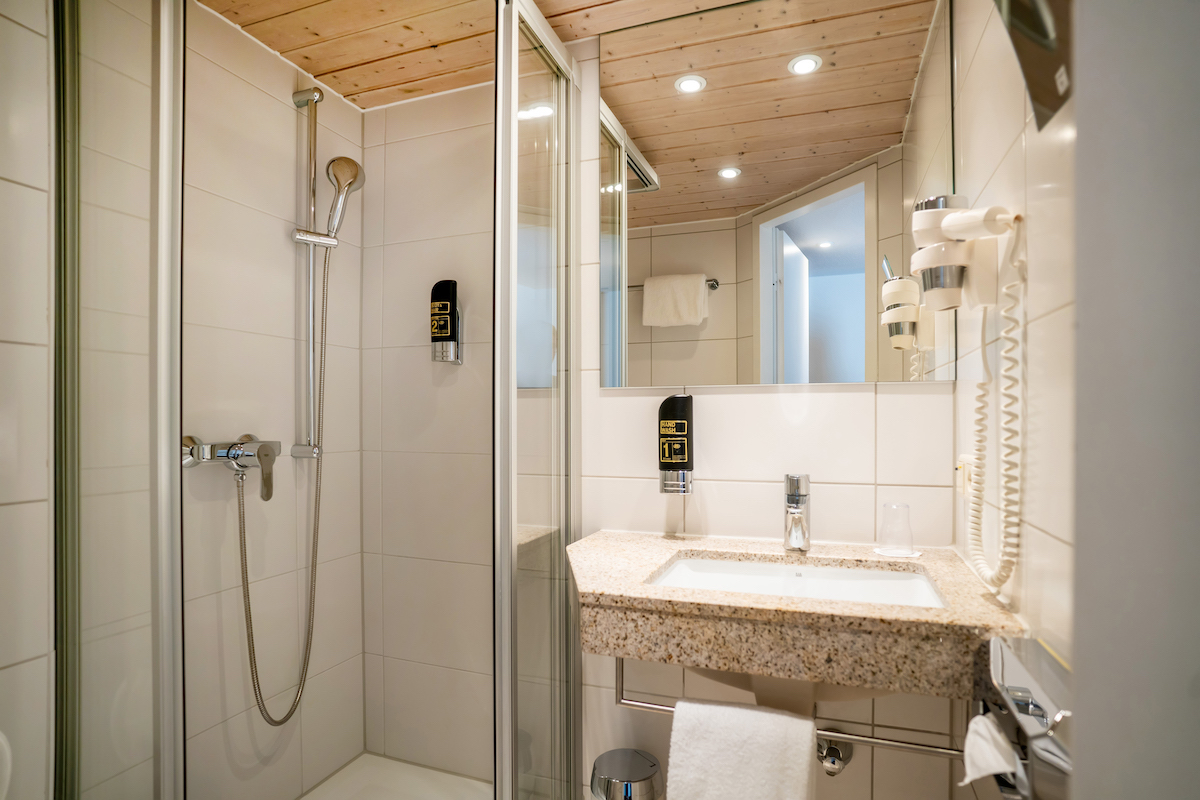 Cozy, City, Single, No Air Condition، Hotel Europaischer Hof - Adults Only 2/3