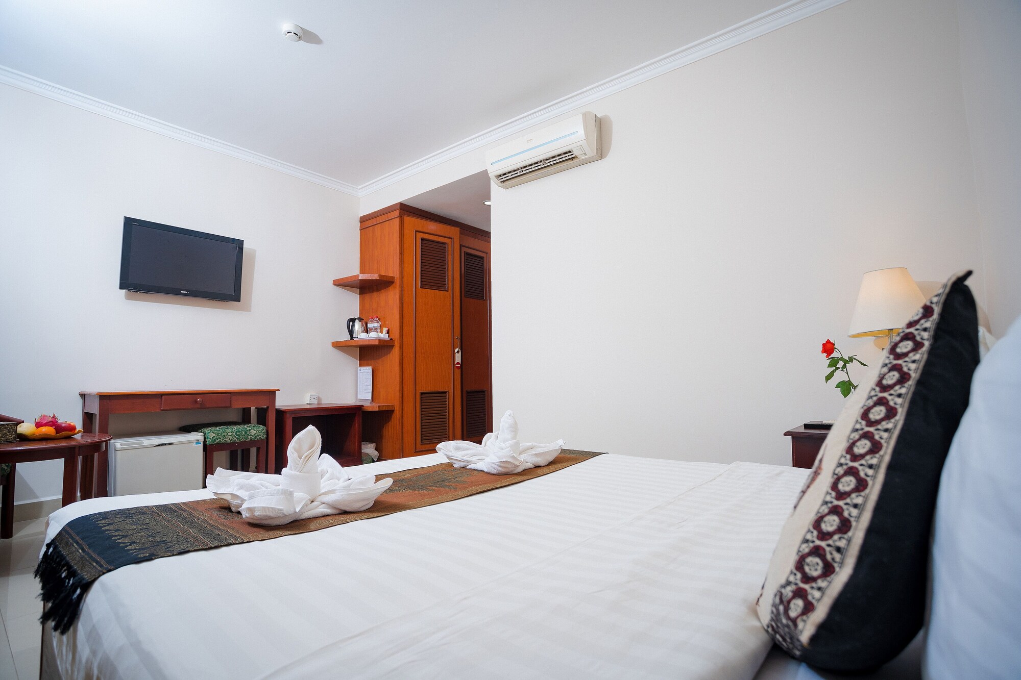 غرفة قياسية بسرير كينج، Silver Mounts Hotel 4/7