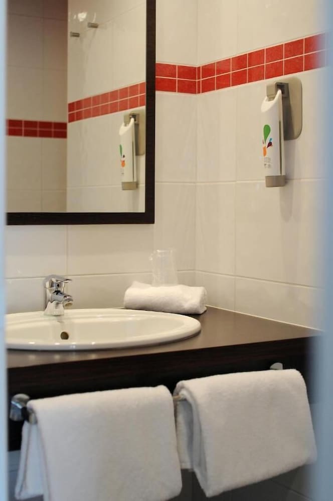 Ibis Styles Segre 57/58
