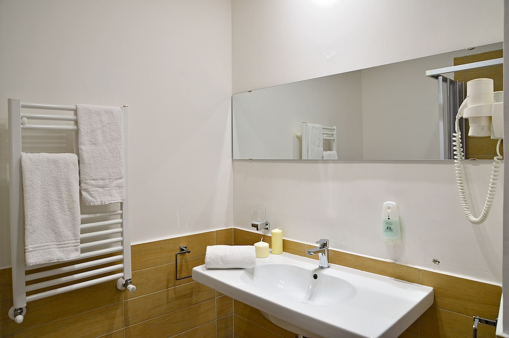 94rooms Vatican Vigliena 25/71