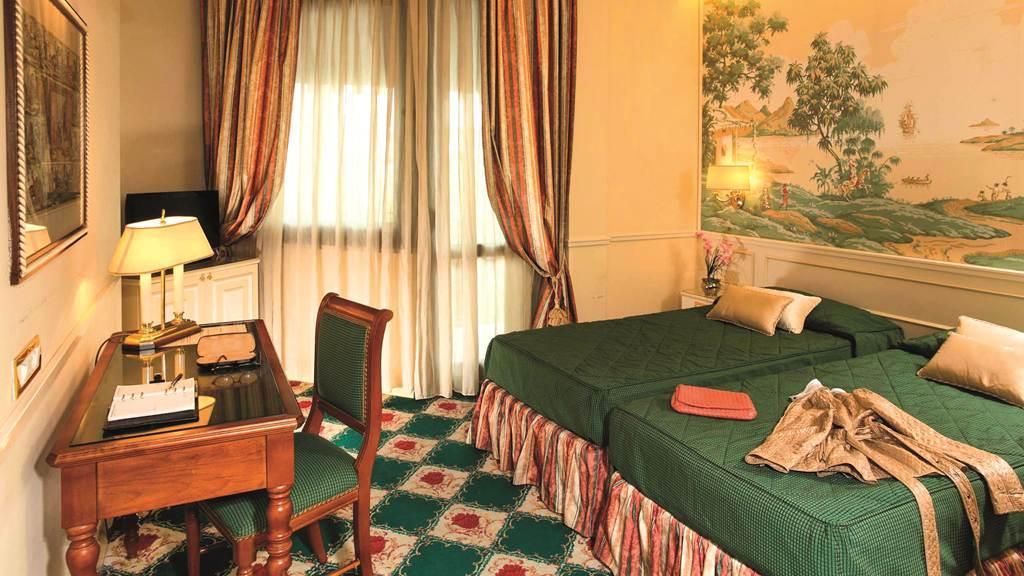 Standard, Twin Beds