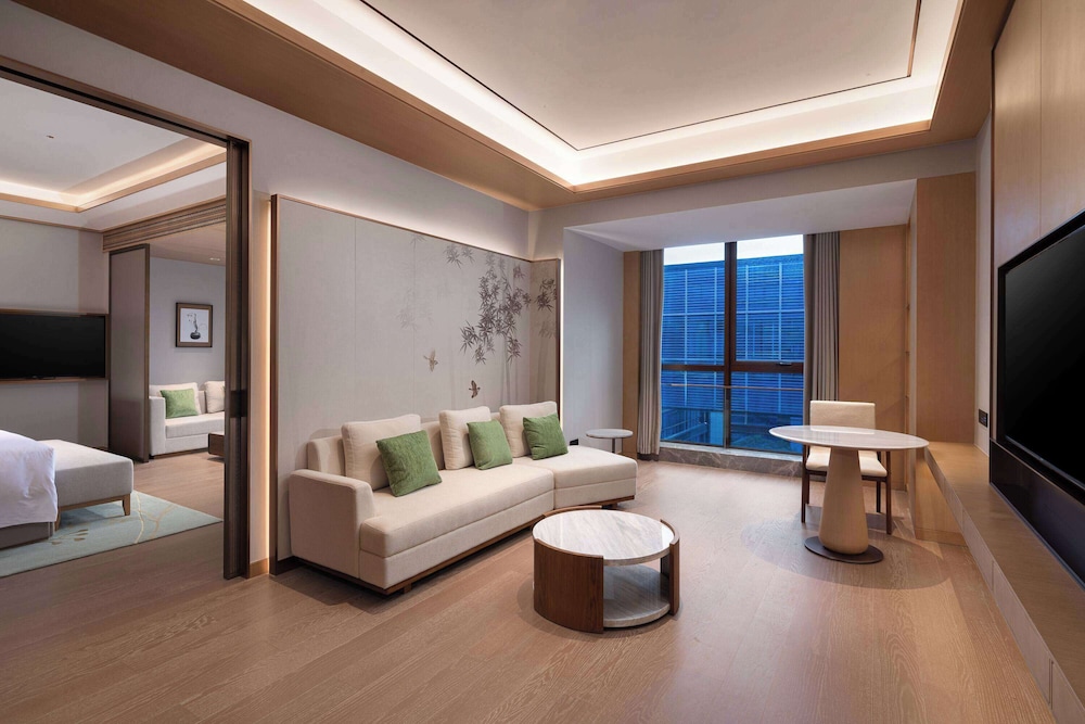 Wyndham Grand Xinchang Downtown 14/28