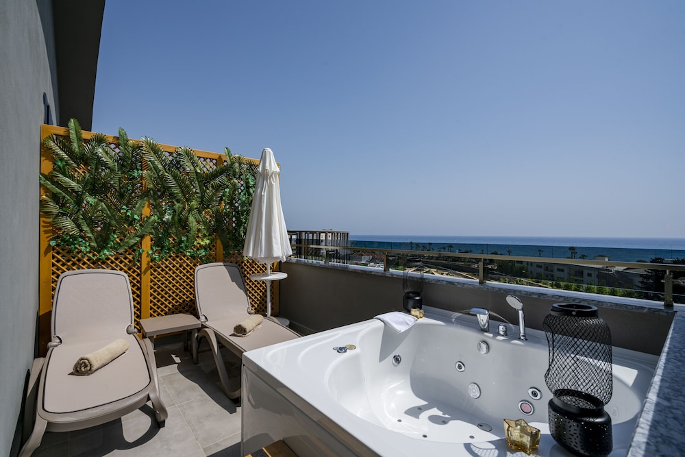 Green Garden Resort Spa and Hotel 40/41