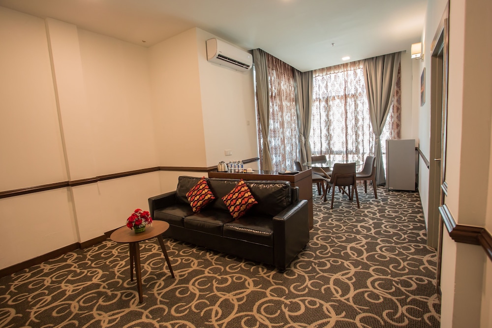 Hotel Adya Express 37/60