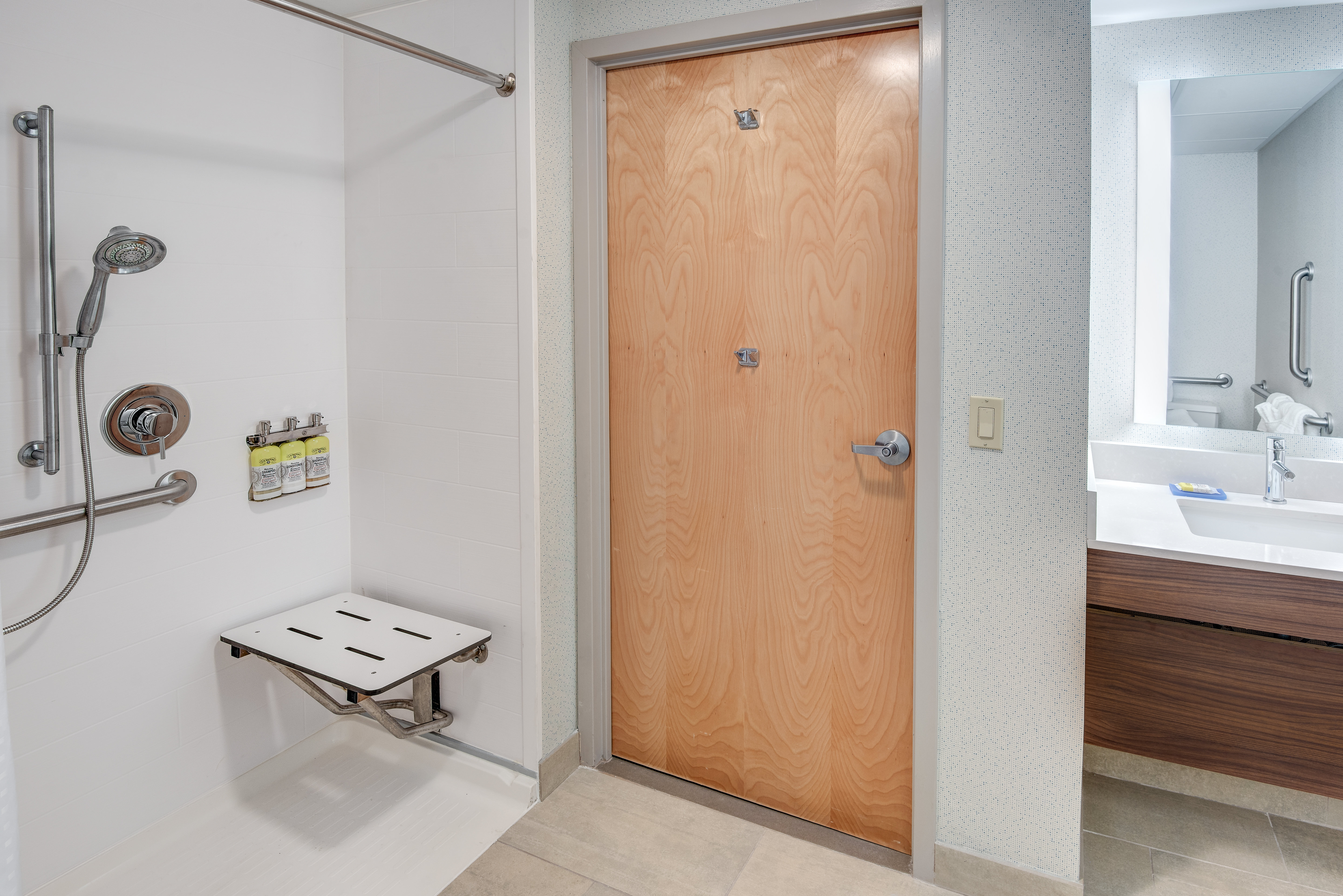 غرفة بسرير مزدوج لذوي الإعاقة، Holiday Inn Express & Suites West Long Branch - Eatontown 4/4
