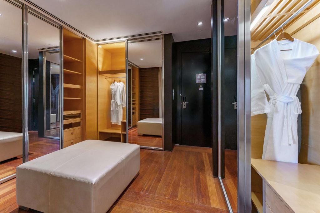 بنتهاوس بسرير كينج، Hilton Kuala Lumpur 6/9