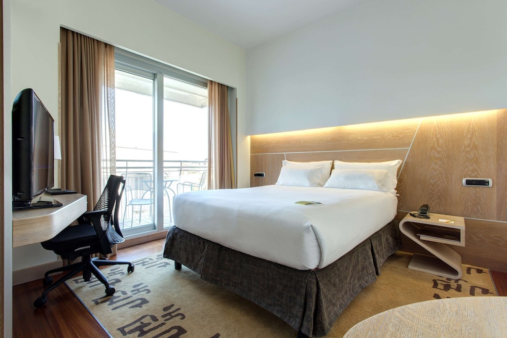 ROOM, KING BED