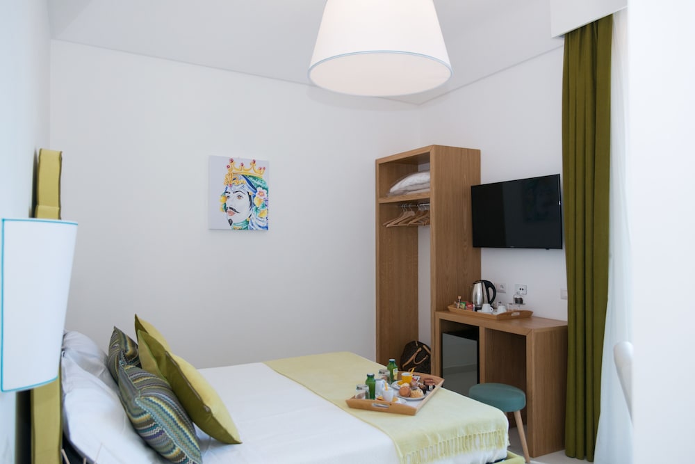 Sorrento Luxury Rooms 15/42