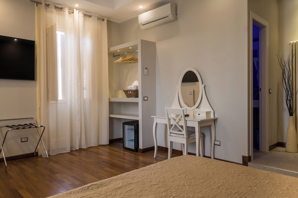 Borguese Executive Suites 22/30