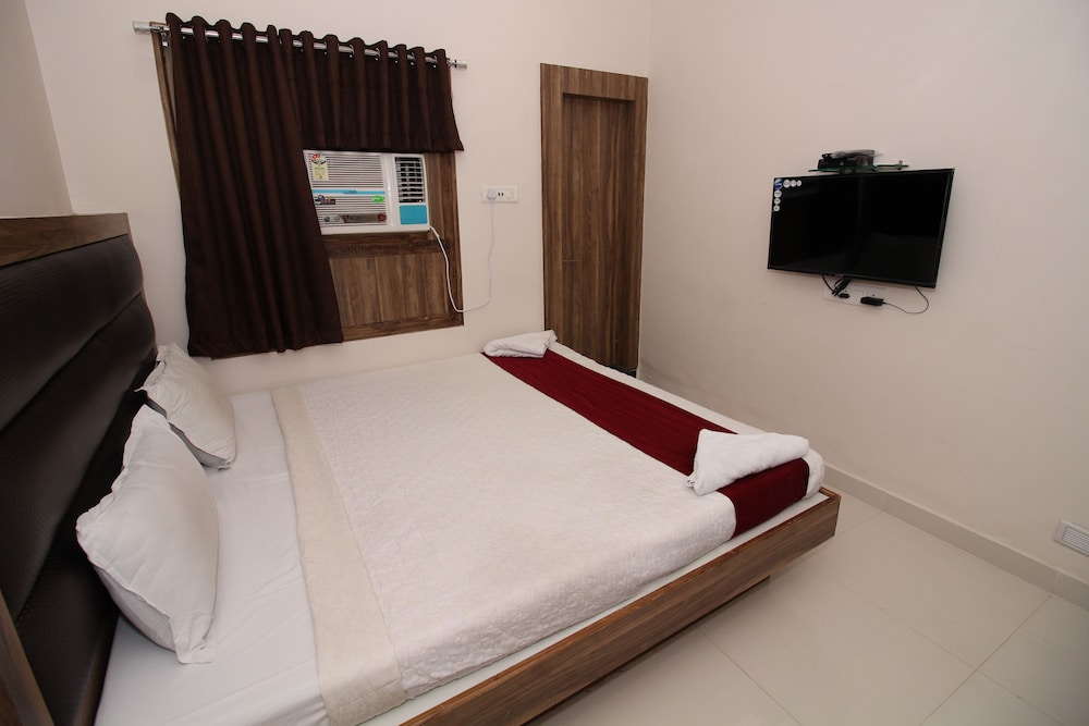 Hotel Meera 24/42