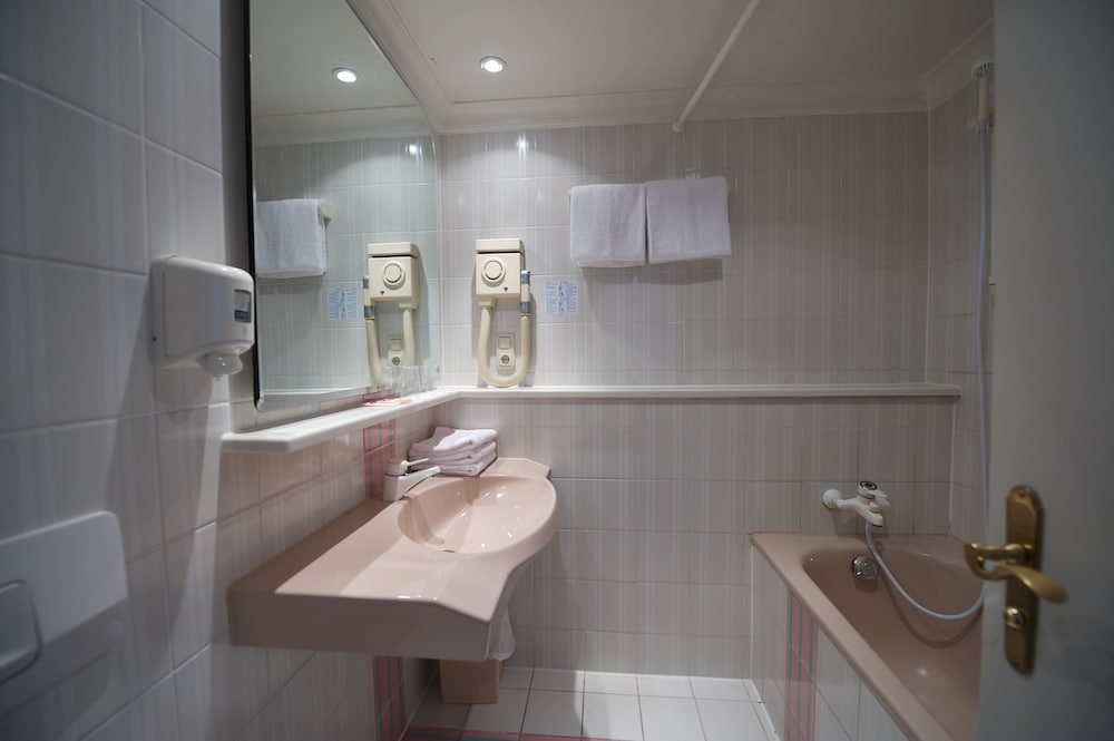 The 4 You Hostel Hotel 14/58