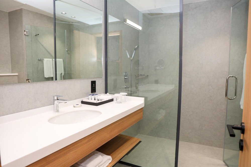 Park Inn by Radisson Muscat 47/50