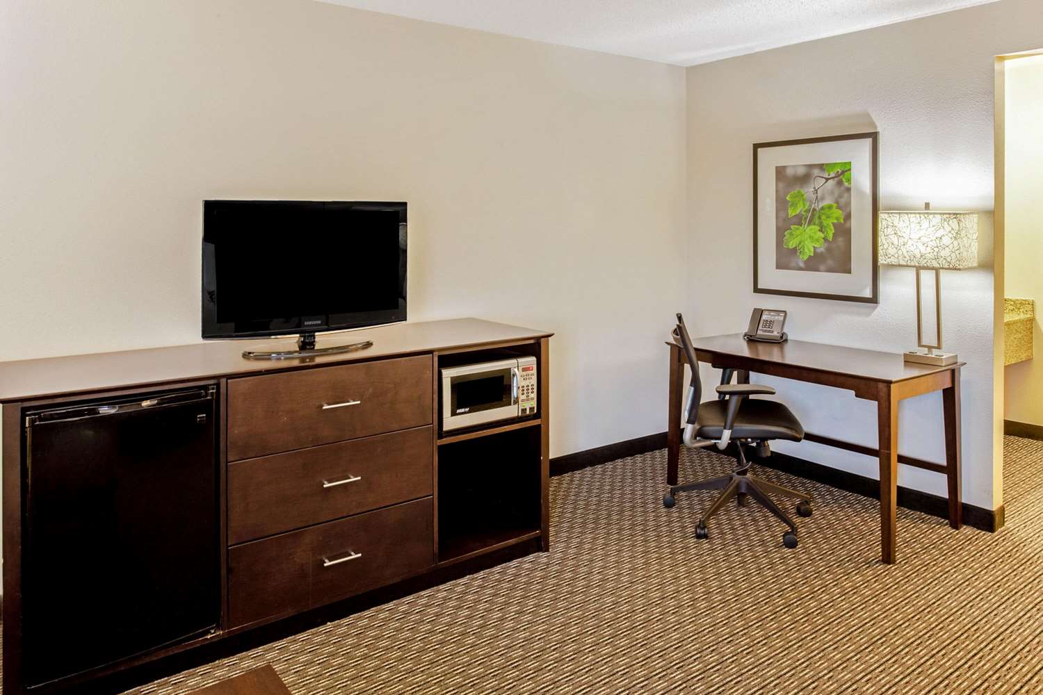 La Quinta Inn Suites By Wyndham Milwaukee Delafield 40/50