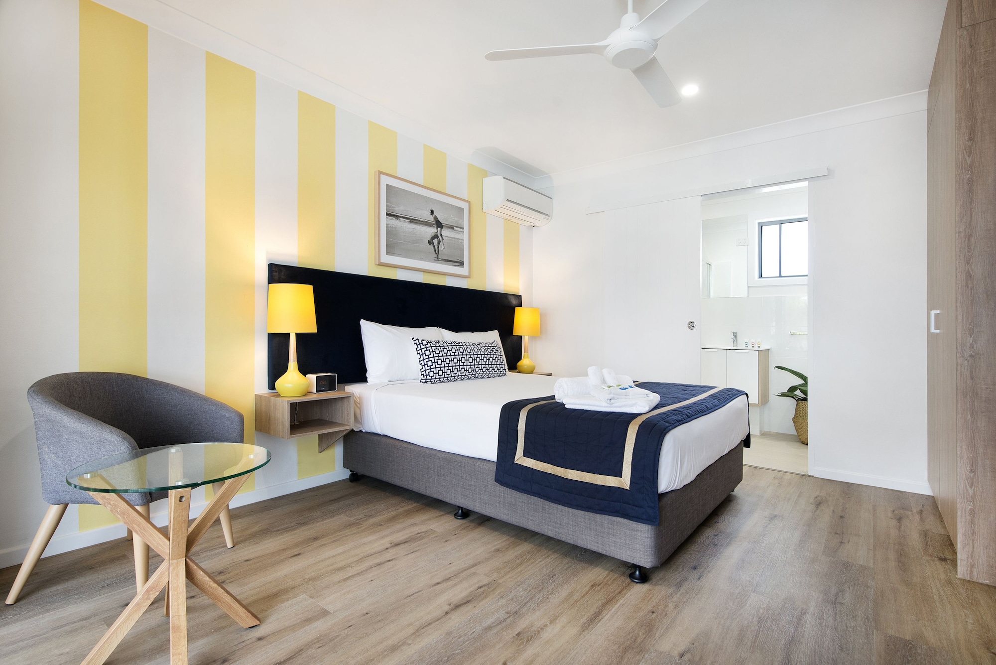 DELUXE, QUEEN BED