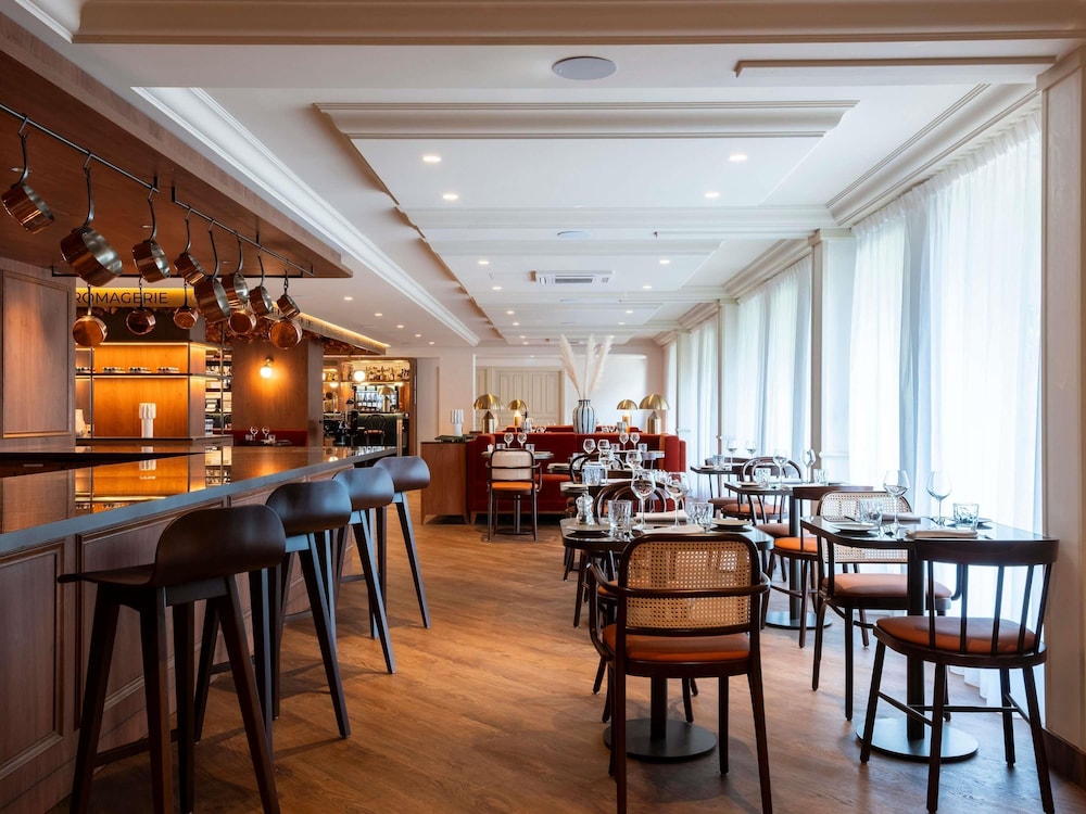 Mercure Rouen Champ de Mars 57/73
