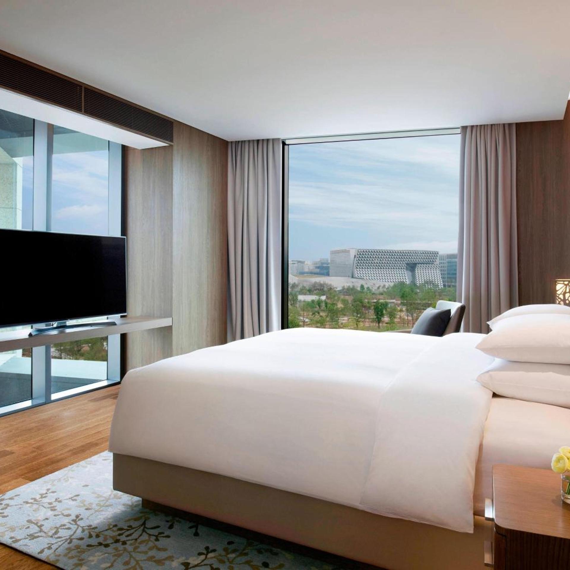 1 Bedroom, Botanic, Park, Suite, King Bed, Park View