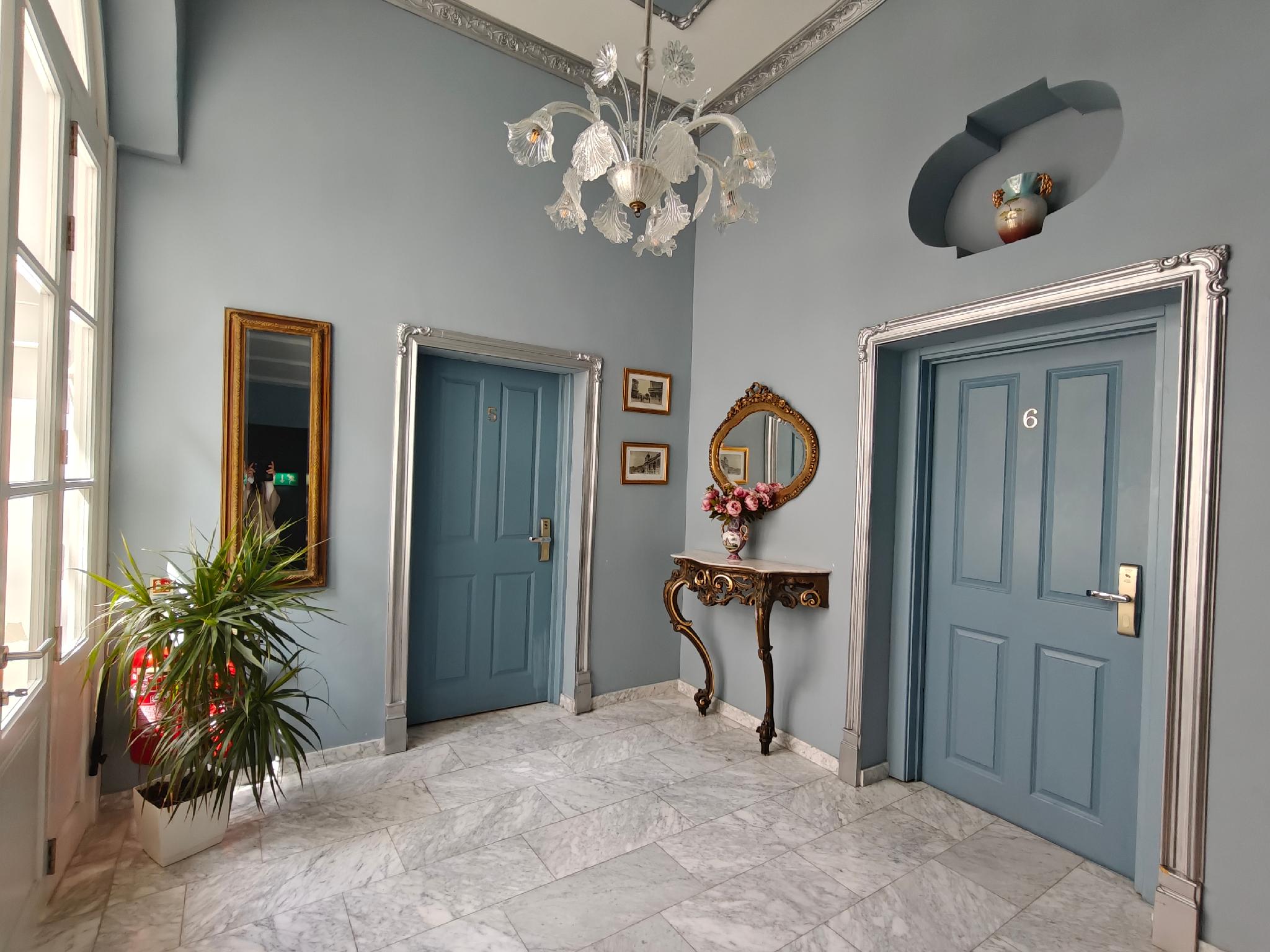 Julina Boutique Living 3/43