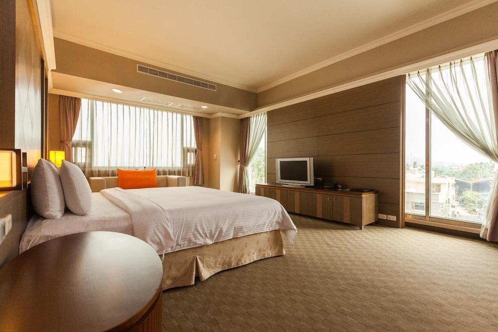 F Hotel Chiayi 9/25