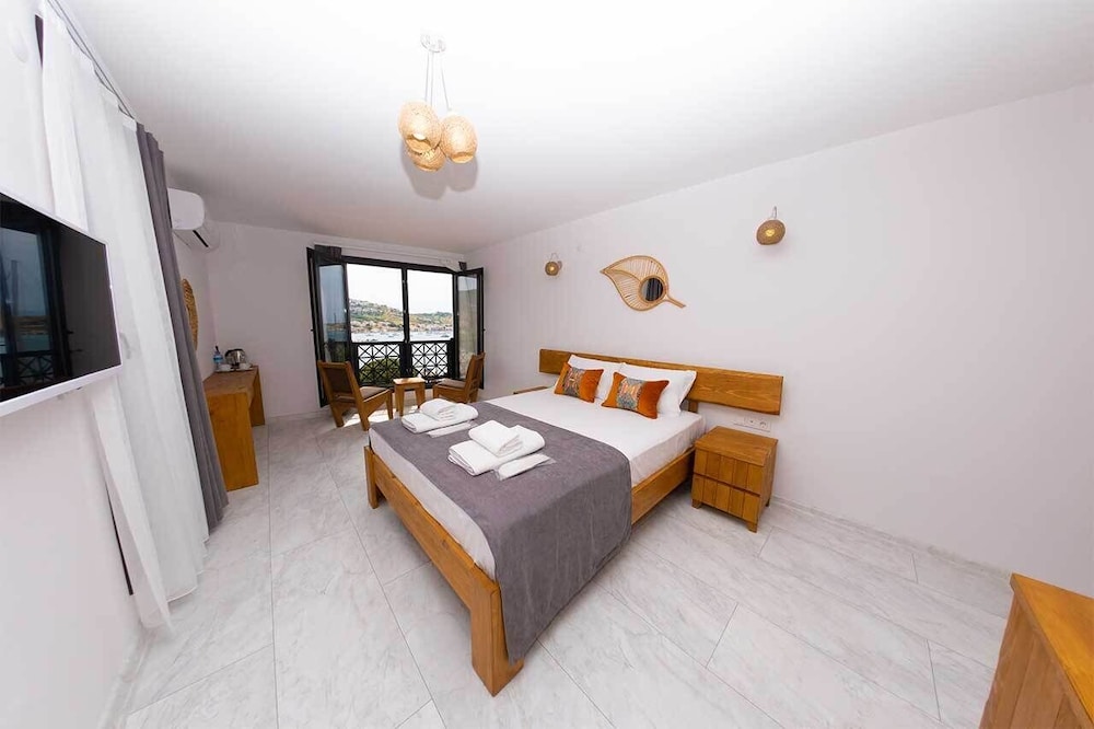 Foca Kybele Hotel 4/17