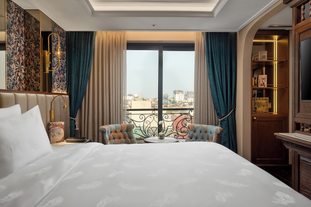 GRAND, SUITE, HOT TUB