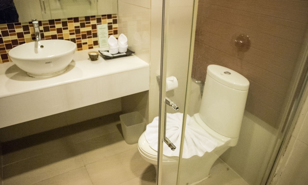 SATHORN GRACE SERVICED RESIDENCE 21/65