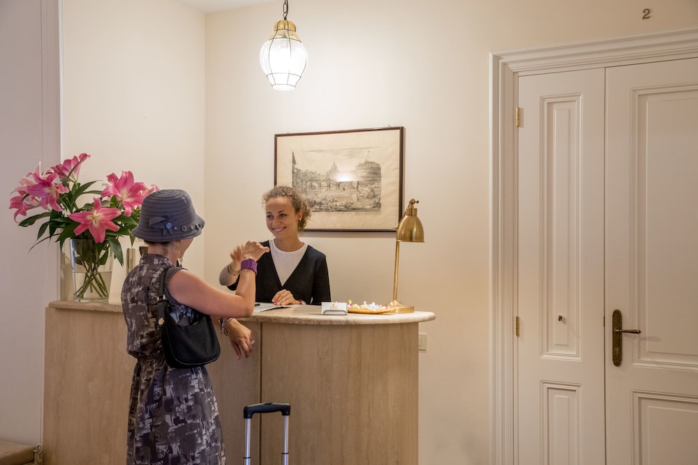 Aenea Superior Inn 8/50
