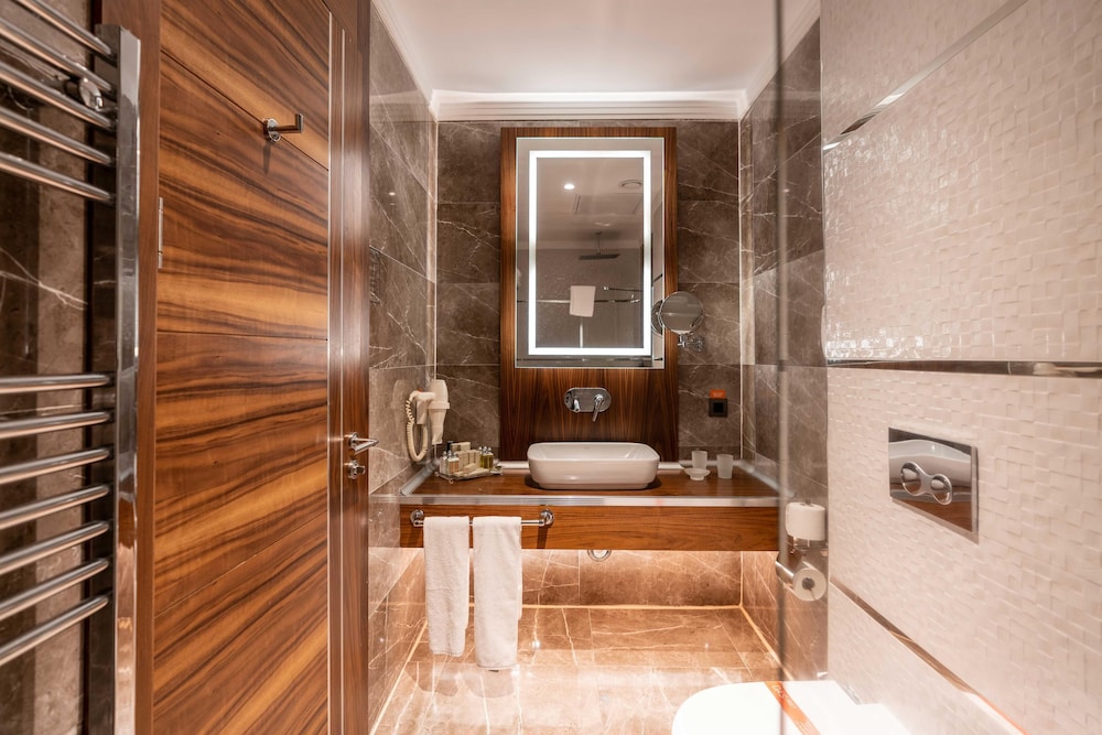 غرفة ديلوكس بسرير كوين، RAMADA RESORT ERCIYES 9/10