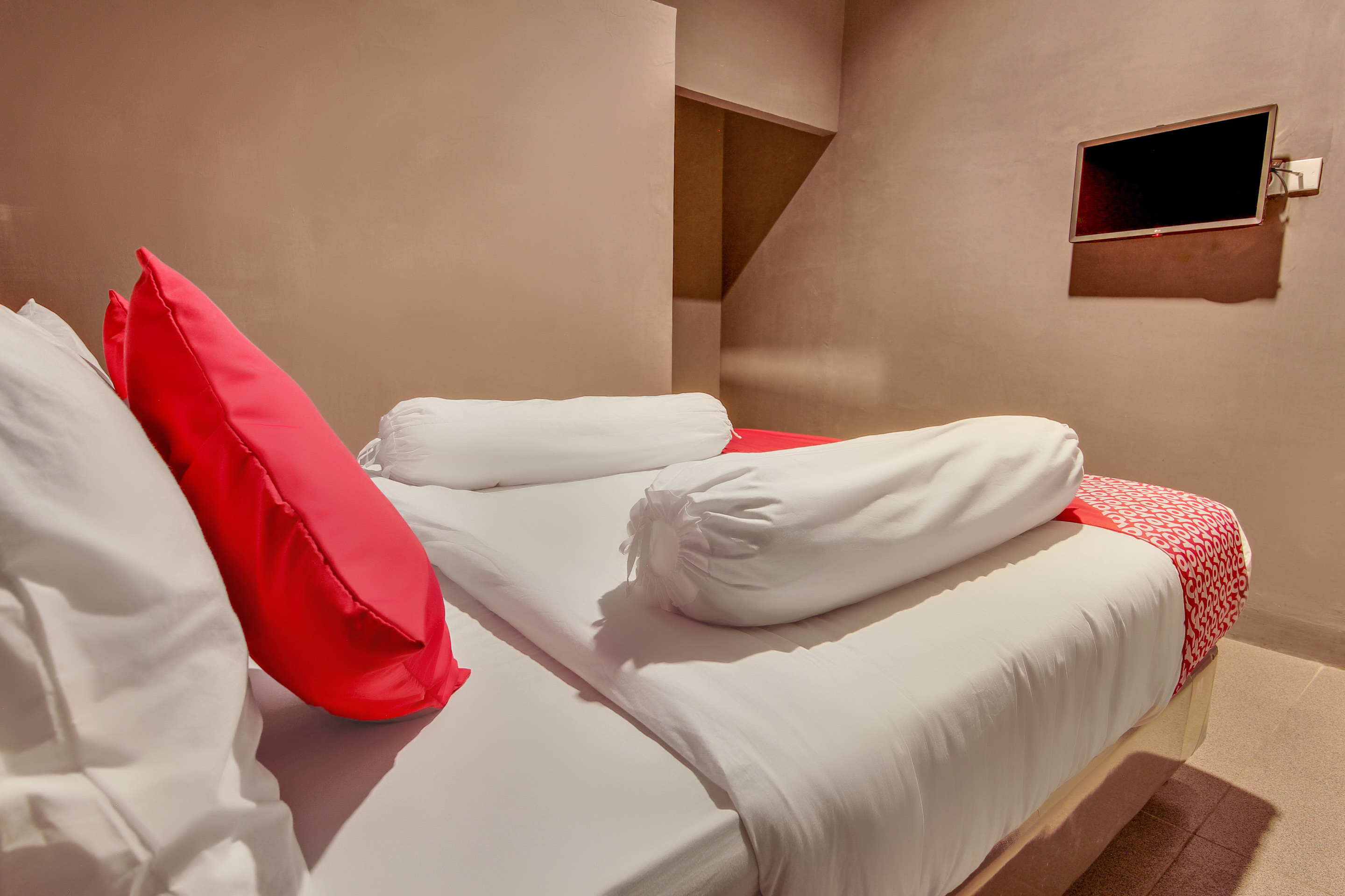 Hotel O Mandala Near Universitas Negeri Medan ( UNIMED ) 20/25