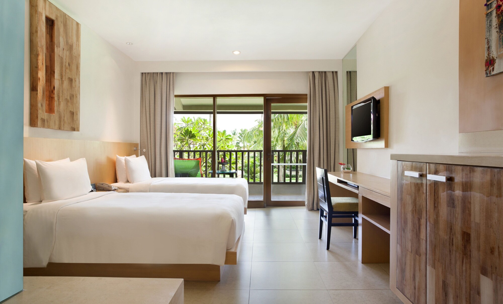 Standard, King Bed, Terrace, Garden Access, Accessible