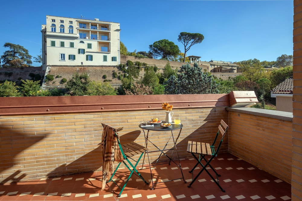 Bloom Hotel Roma 69/75