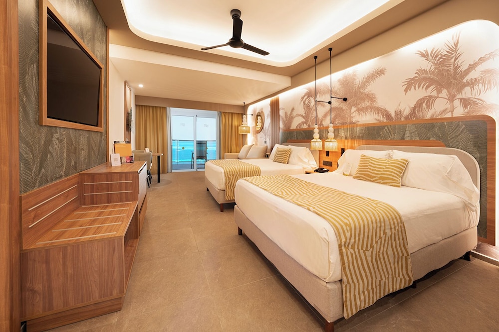 2 Bedroom Junior Suite Superior Ocean View SJEF