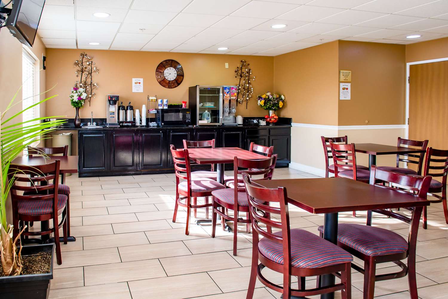 Rodeway Inn Central Colorado Springs, CO 44/51