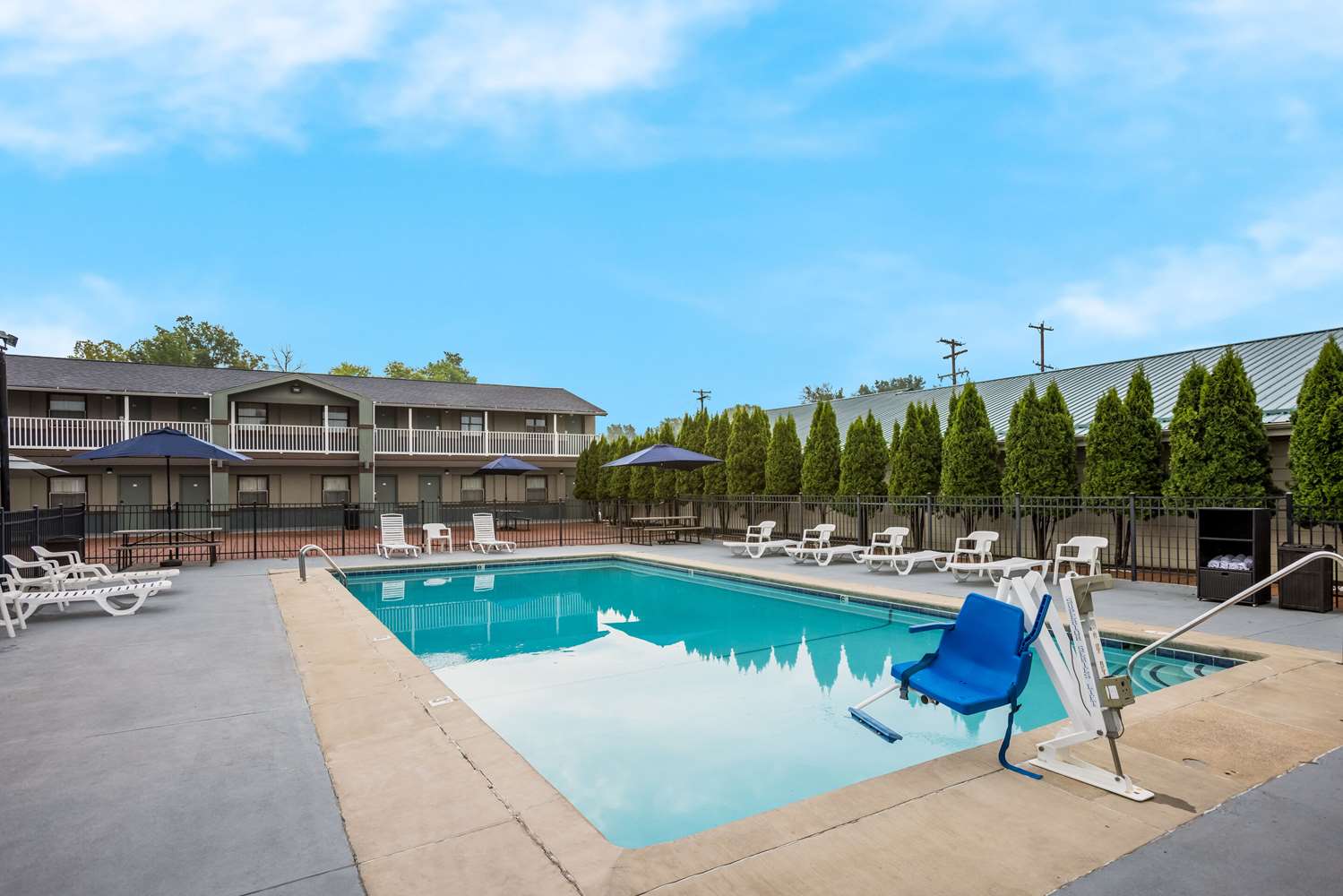Quality Inn & Suites Big Rapids near University 8/8