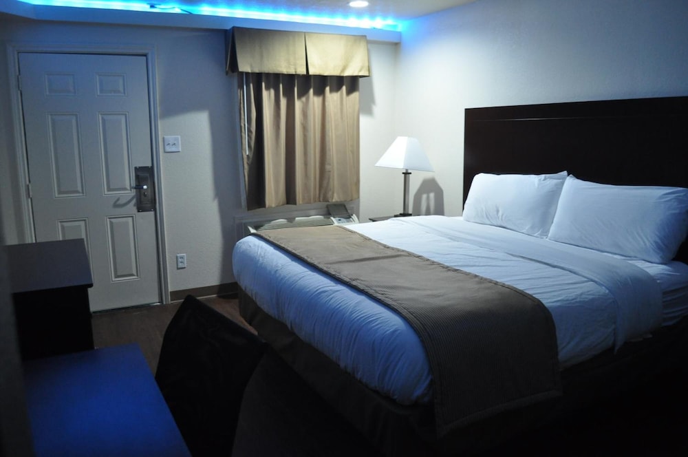 Trinity Suites Downtown Dallas 14/28