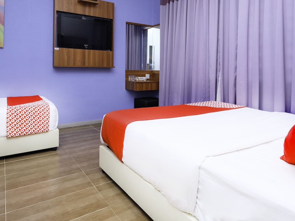 Oyo 768 Fajar Baru Boutique Hotel 19/39