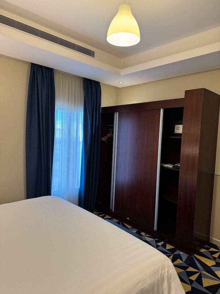 جناح سيغنتشر بسرير كوين بغرفة نوم واحدة، أوشين فيو الزهراء(Ocean View Al Zahra) 6/10