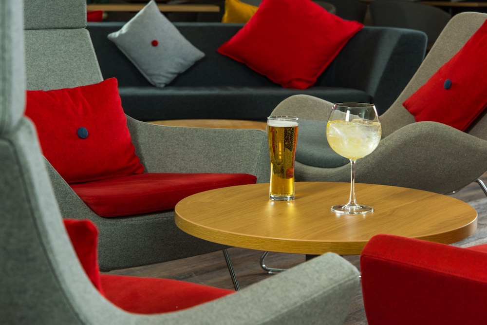 Holiday Inn Express Newport 32/47