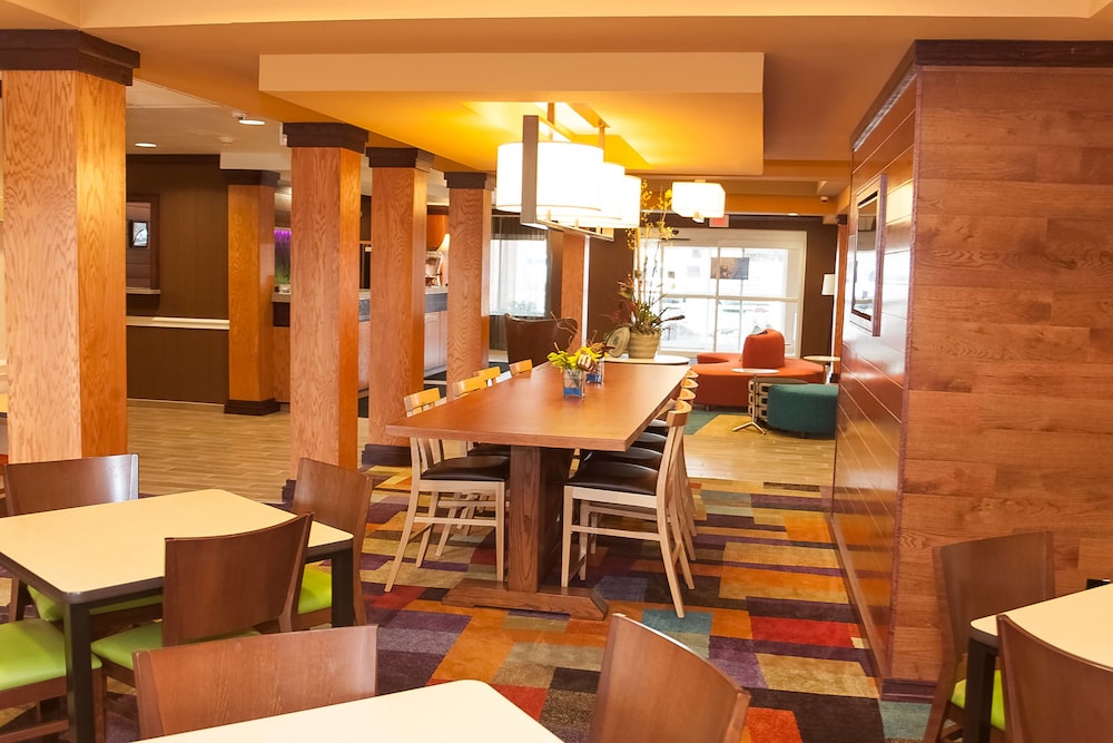 Comfort Inn and Suites Akron South 33/39
