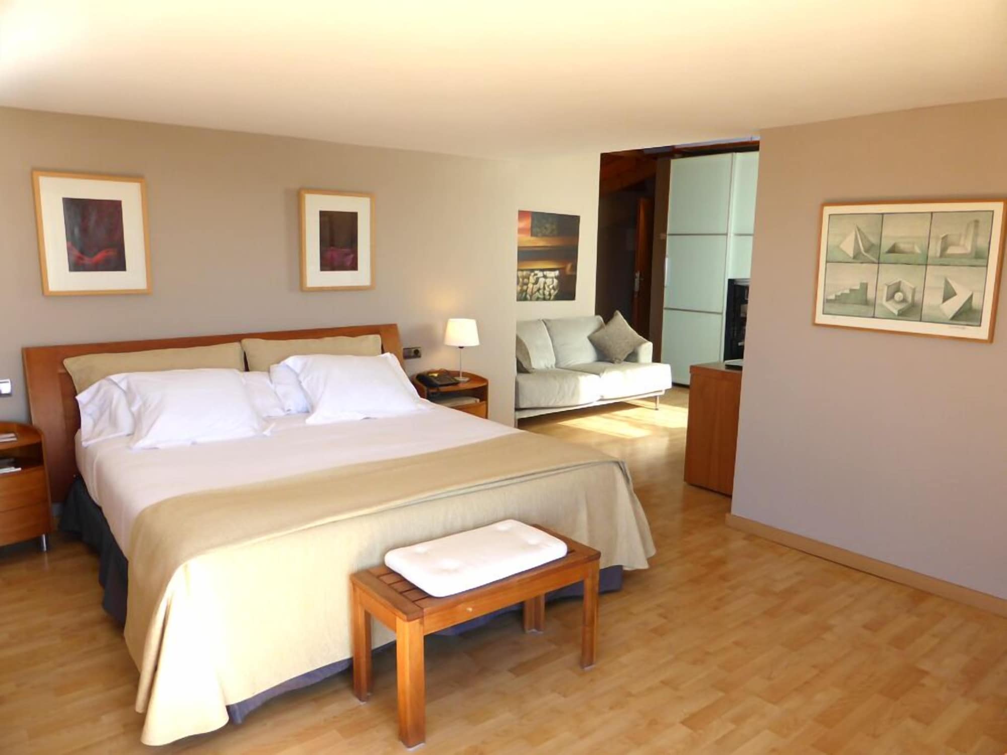 SUPERIOR, SUITE, KING BED, SEA VIEW, HOT TUB