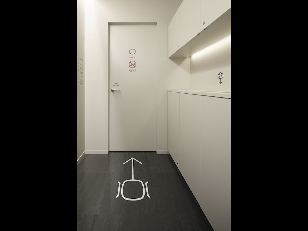 Nine Hours Woman Kanda 26/32