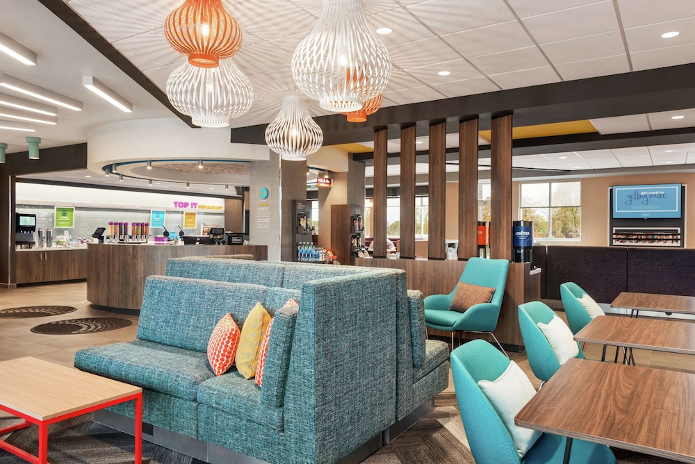 Tru By Hilton Milwaukee Brookfield 4/50
