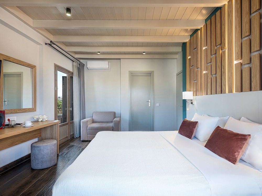 Elia Bettolo Hotel 13/69