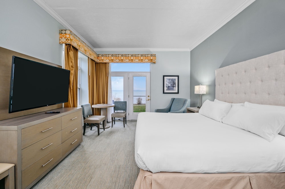 Lake, Studio, King Bed