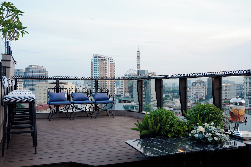 Champton Hanoi Hotel 58/63